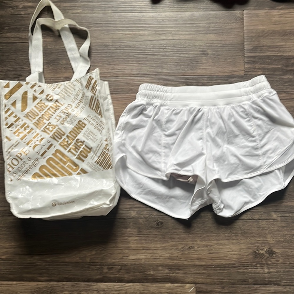 Lululemon hotty hot short size 4.